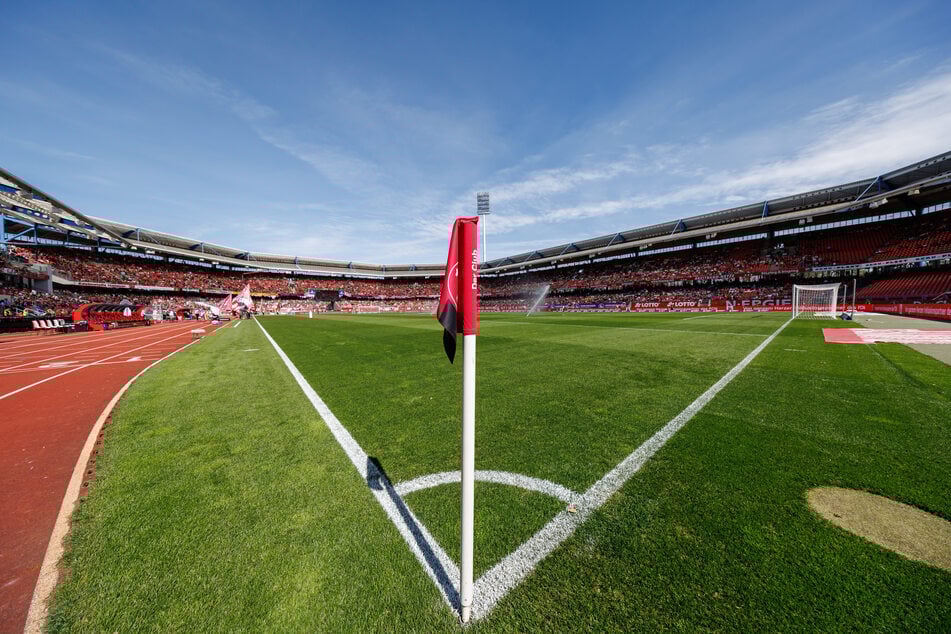 Über 9000 SGD-Anhänger haben sich mit Tickets eingedeckt, werden ihrer Mannschaft im Max-Morlock-Stadion die Daumen drücken.