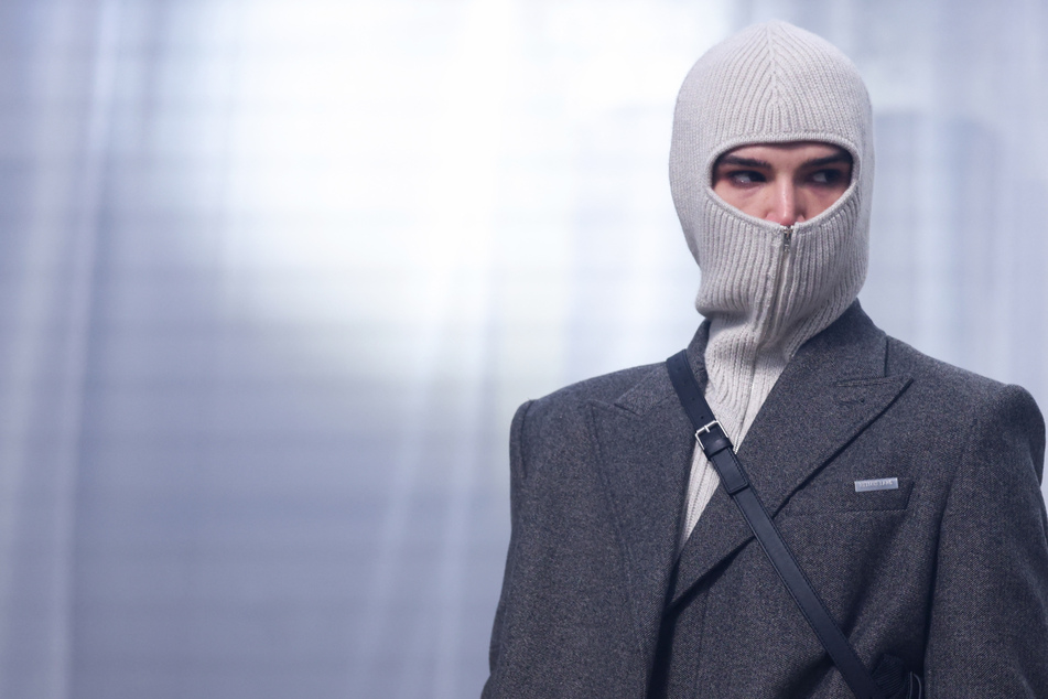 New York Fashion Week: Bubble wrap and balaclavas take center stage with Helmut Lang