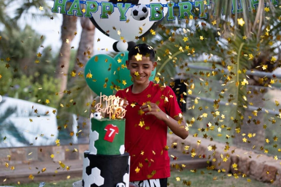 Natürlich durfte Cristiano Junior (12) seine Geburtstagstorte anschneiden.