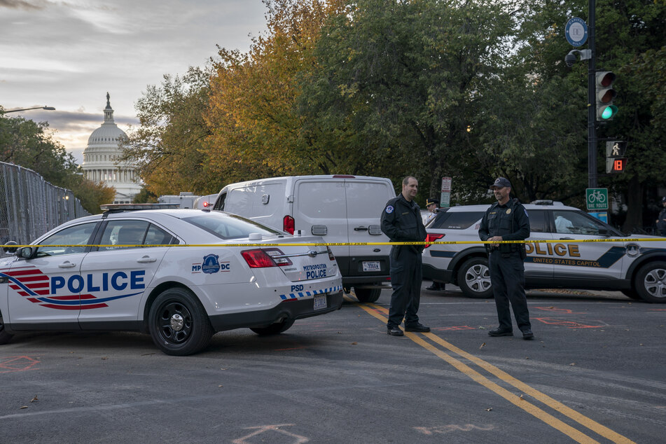Die US-Kapitol-Polizei prüft in der Nähe des Obersten Gerichtshofs und des Kapitols ein verdächtiges Fahrzeug.