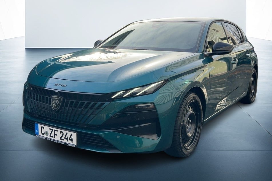 Abbildung zeigt Sonderausstattung.