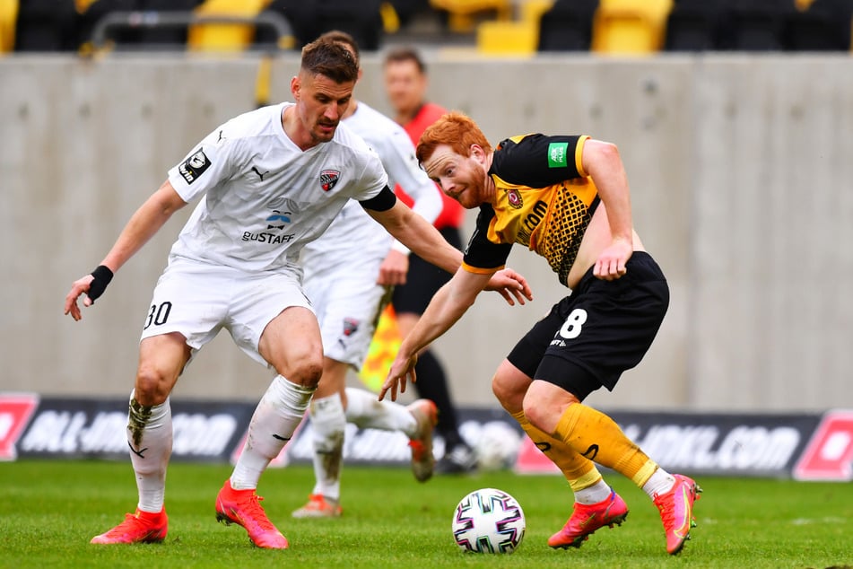 Stefan Kutschke (32, l.) blieb - wie hier beim 0:4 gegen Dynamo Dresden - auch gegen den SV Meppen torlos.
