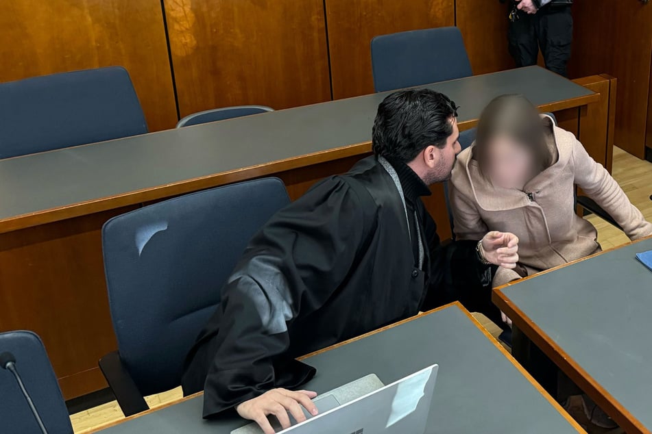 15-Jährige heimtückisch in Wald ermordet: Lebenslange Haft für Sozialarbeiterin