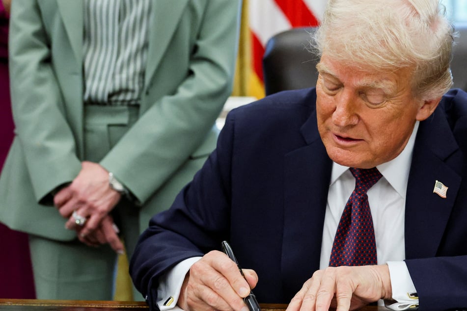 Trump signs memo unleashing National Guard and feds on Memphis