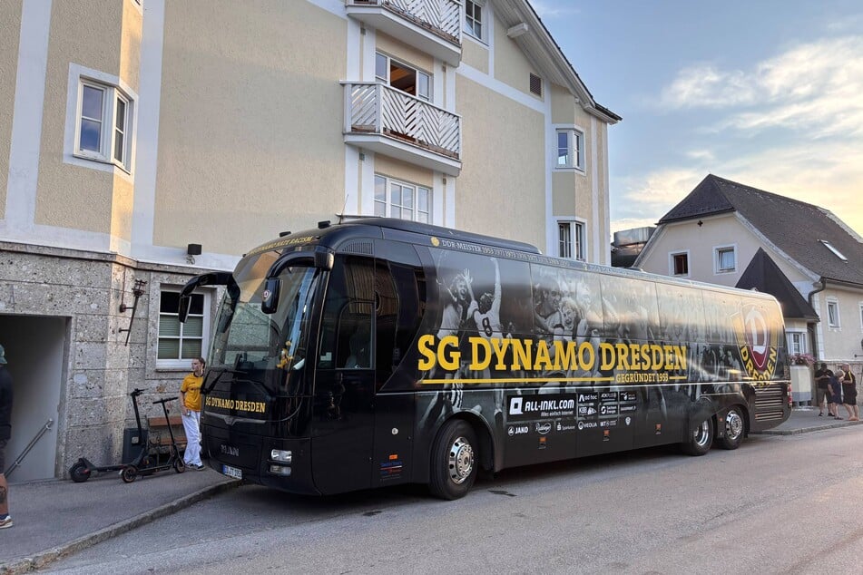 Der Mannschaftsbus der SGD ist in Österreich gelandet!