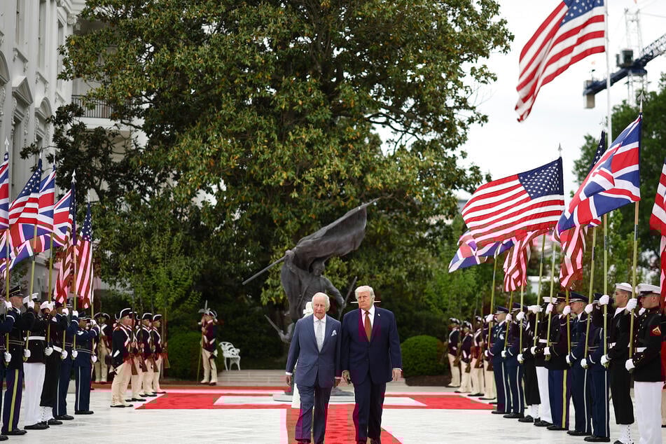 King Charles received a lavish welcome on the White House's South Lawn.