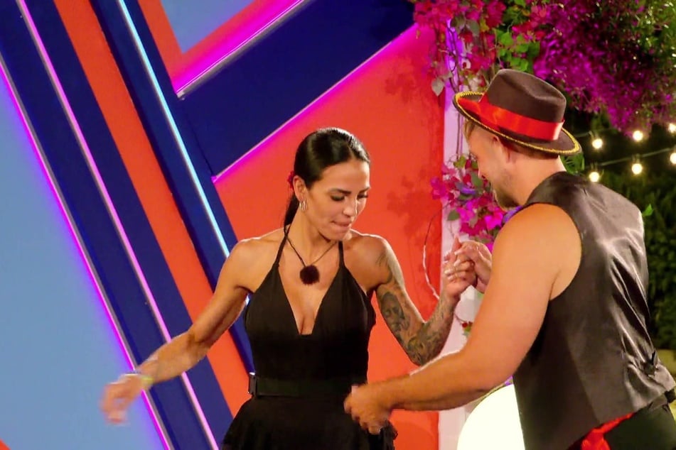 Elena Miras (33) beim Salsatanzen - nur Minuten später passiert das Unglück.