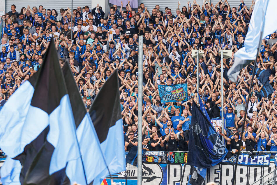 Tolle Unterstützung der Anhänger des SC Paderborn gegen den 1. FC Magdeburg, die selbst rund 1300 Fans mitbrachten.