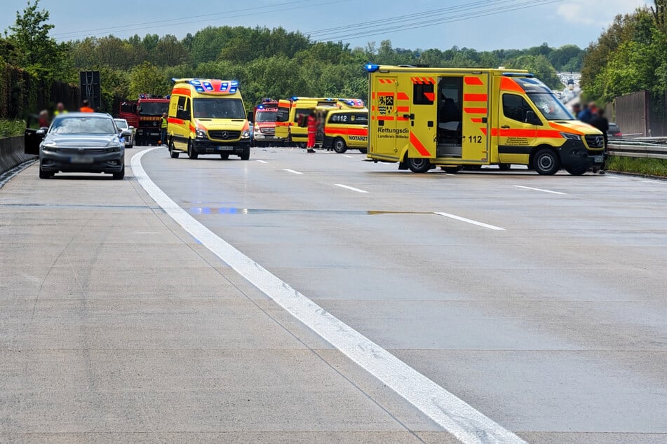 Auf der A4 Richtung Dresden kam es zu einem schweren Unfall zwischen der Raststätte Auerswalder Blick Süd und Frankenberg.