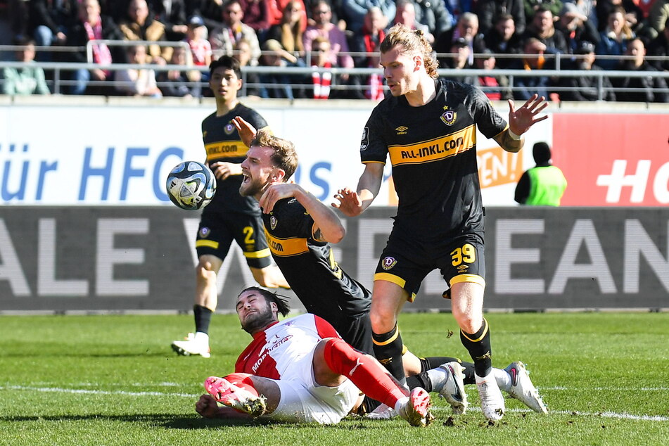 Spätestens nach dem 0:1 in Halle war der freie Fall von Dynamo nicht mehr zu stoppen. Danach wurde Sportgeschäftsführer Ralf Becker freigestellt.