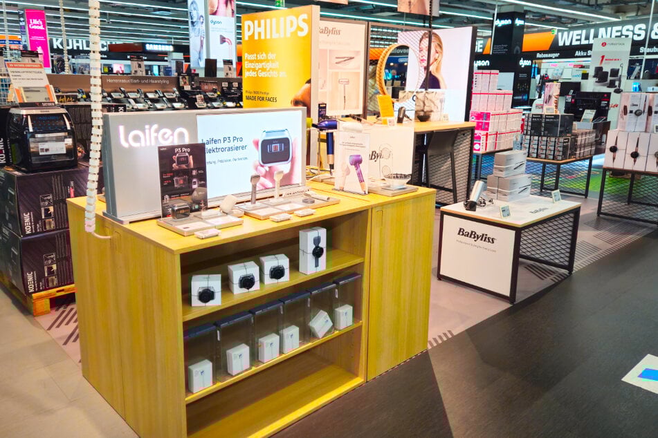 Touchdown auch für Technik: Saturn Berlin Europa-Center öffnet am Sonntag (9.11.) von 13 bis 18 Uhr.