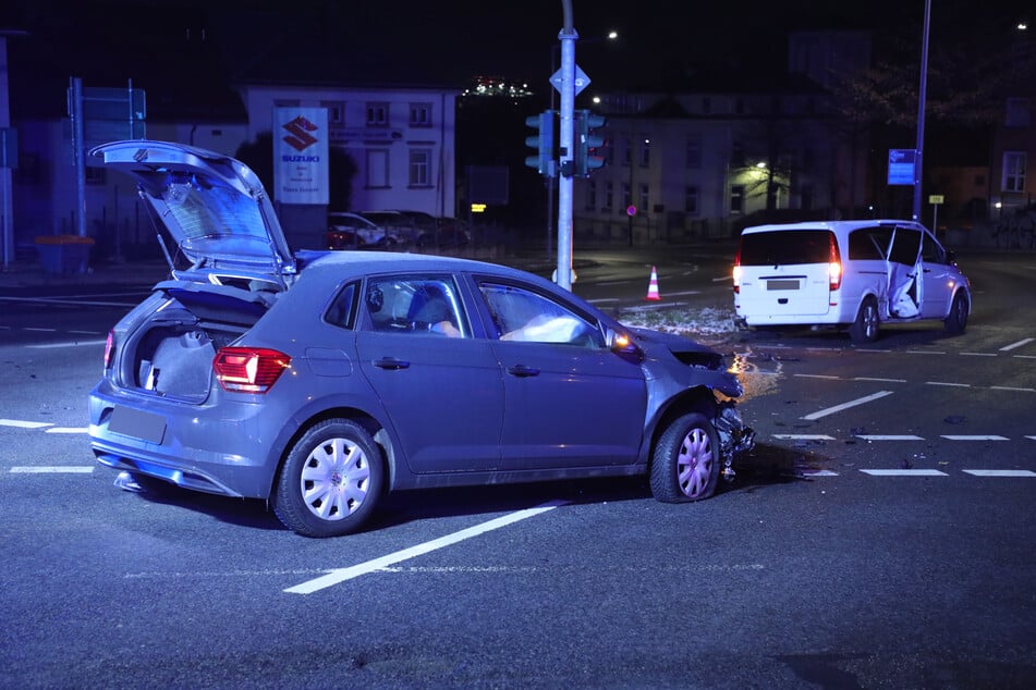 Der VW-Fahrer wurde infolge des Unfalls leicht verletzt.