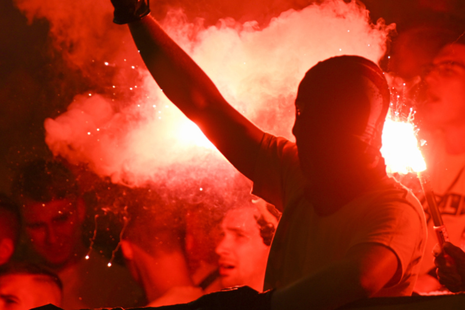 Polizeibilanz nach Dynamo-Abstieg: Ermittlungen gegen 30 Fans, Ordner verletzt