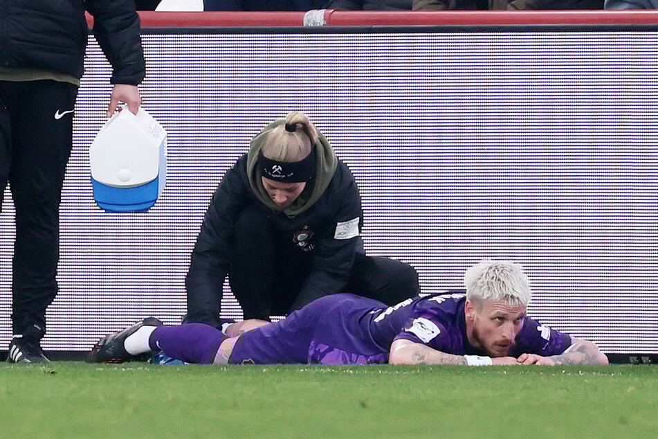 Marvin Stefaniak (30) zog sich in Verl einen Muskelfaserriss in der Wade zu. Zumindest für die Resevistenrolle könnte es am Freitag reichen.