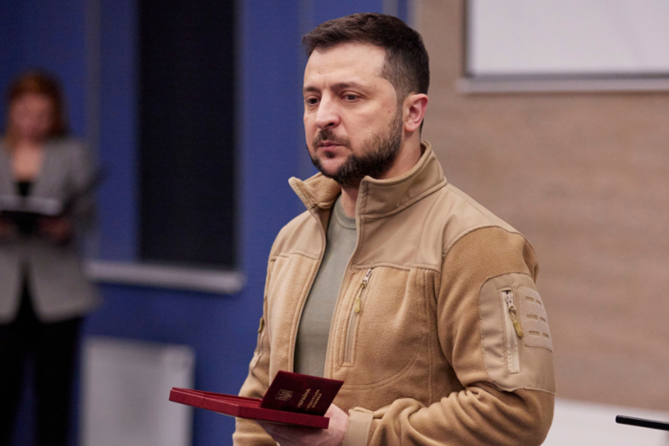Wolodymyr Selenskyj (44) verurteilte die russischen Angriffe auf Kliniken und Schulen.