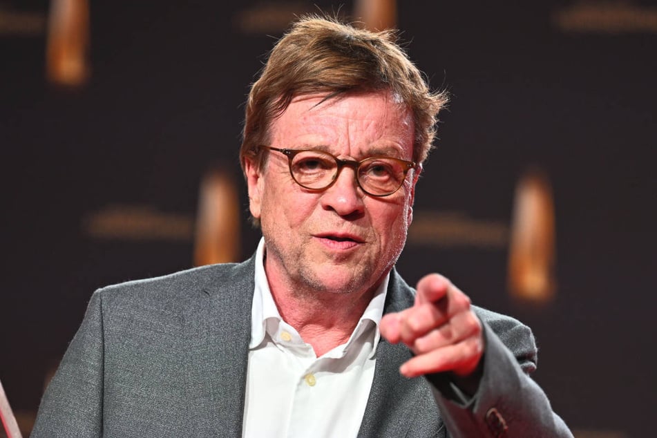 Béla Réthy (69) hat scharfe Kritik an der Spielweise von Union Berlin geübt.
