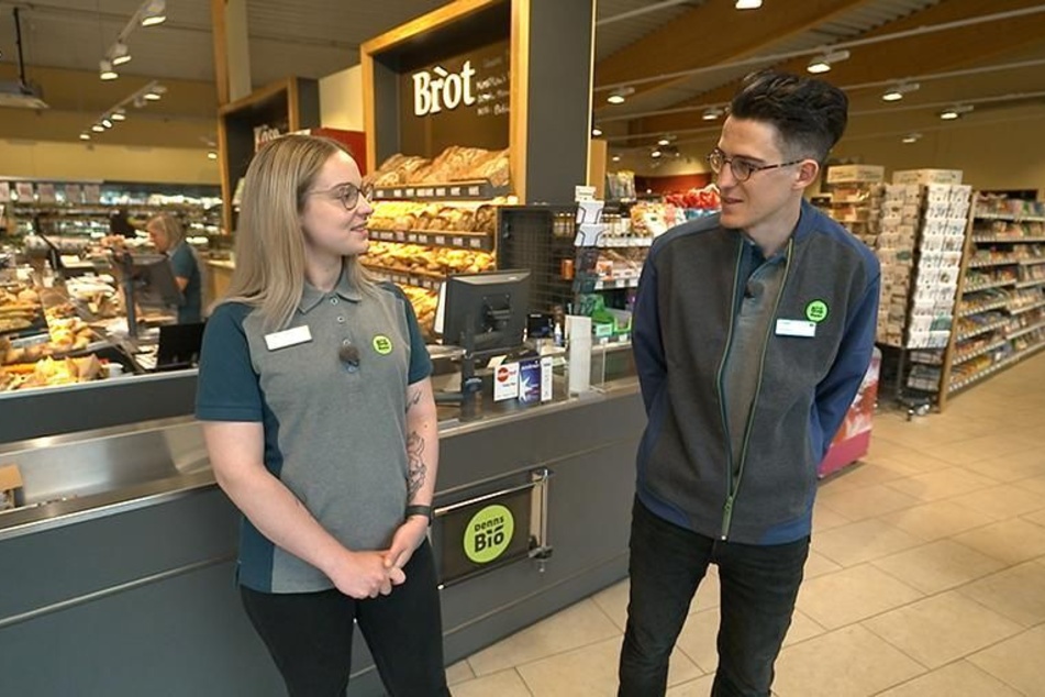 Auch Markus muss sich in einem Denns-Markt beweisen.