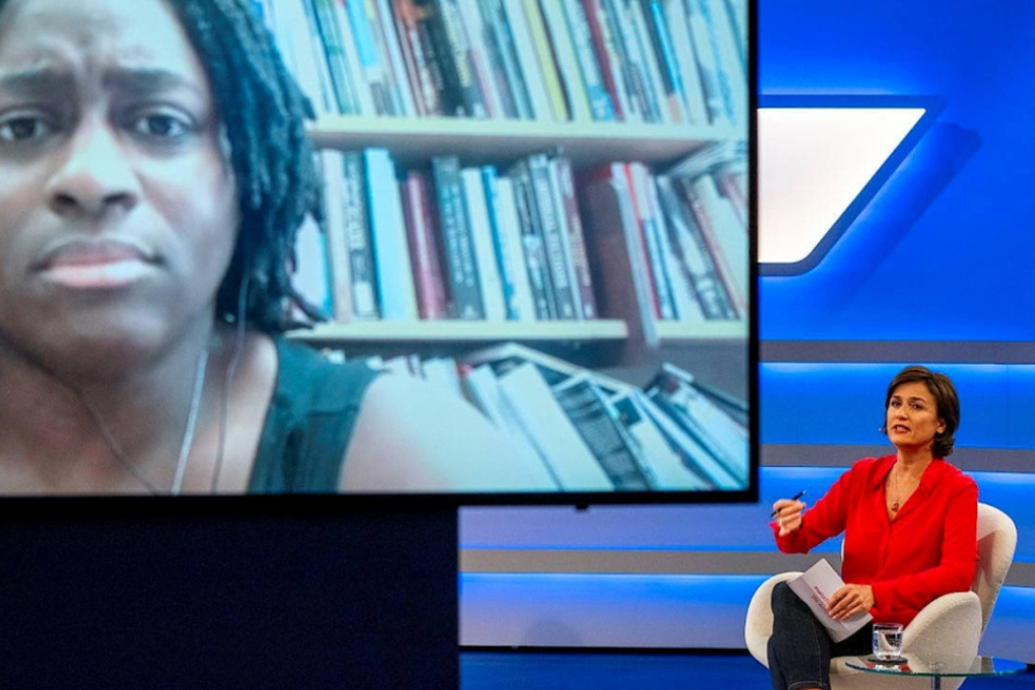 Priscilla Layne via Video-Schalte im Gespräch mit Sandra Maischberger.