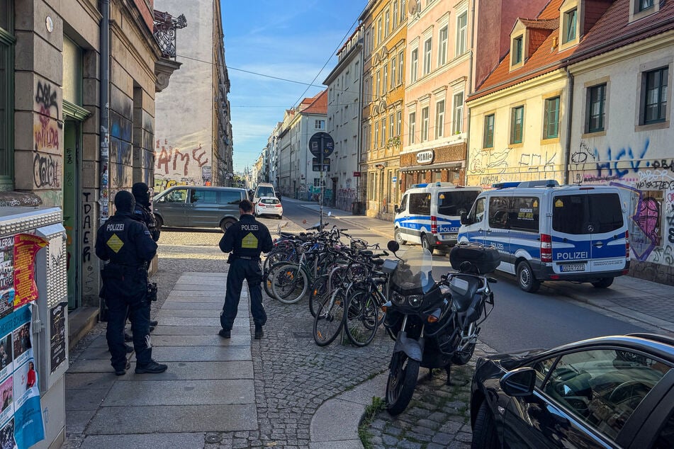 Die Beamten waren unter anderem auf der Alaunstraße im Einsatz.
