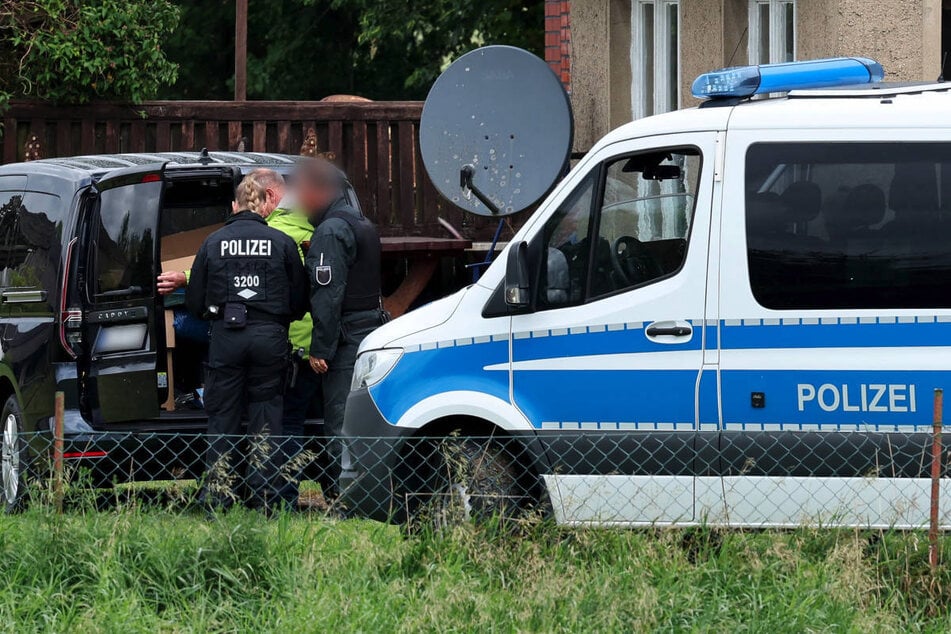 Die Polizei hat am Mittwoch die Wohnungen von drei Männern in Brandenburg durchsucht, die der "Kaiserreichsgruppe" angehören sollen. (Symbolfoto)