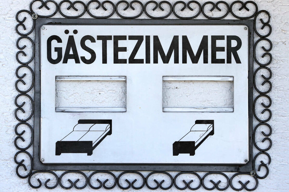 Hotels, Campingplätze, Ferienhäuser oder Jugendherbergen sind in Regionen mit einer Inzidenz von unter 100 mit Auflagen geöffnet.