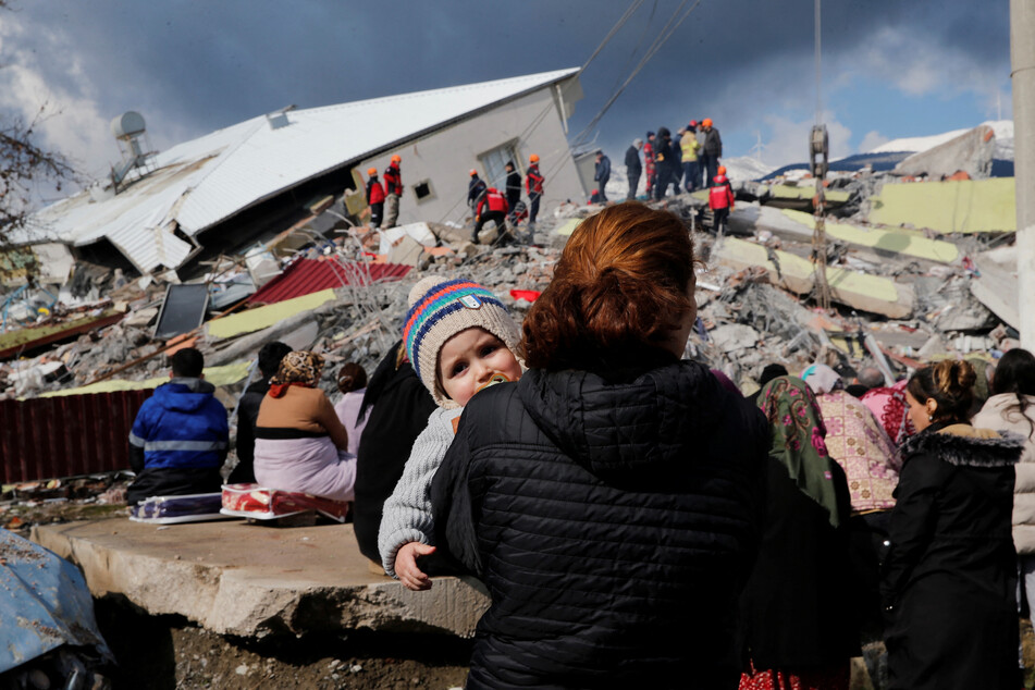 Turkey and Syria earthquakes Death count rises amid struggle for food