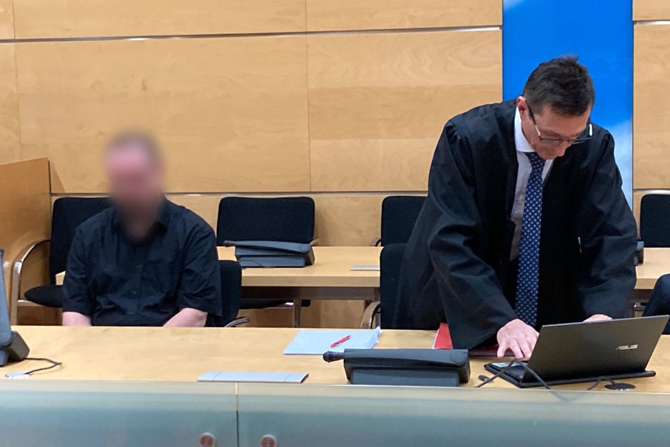 Der Angeklagte gestand den sexuellen Missbrauch von vier minderjährigen Schülerinnen.