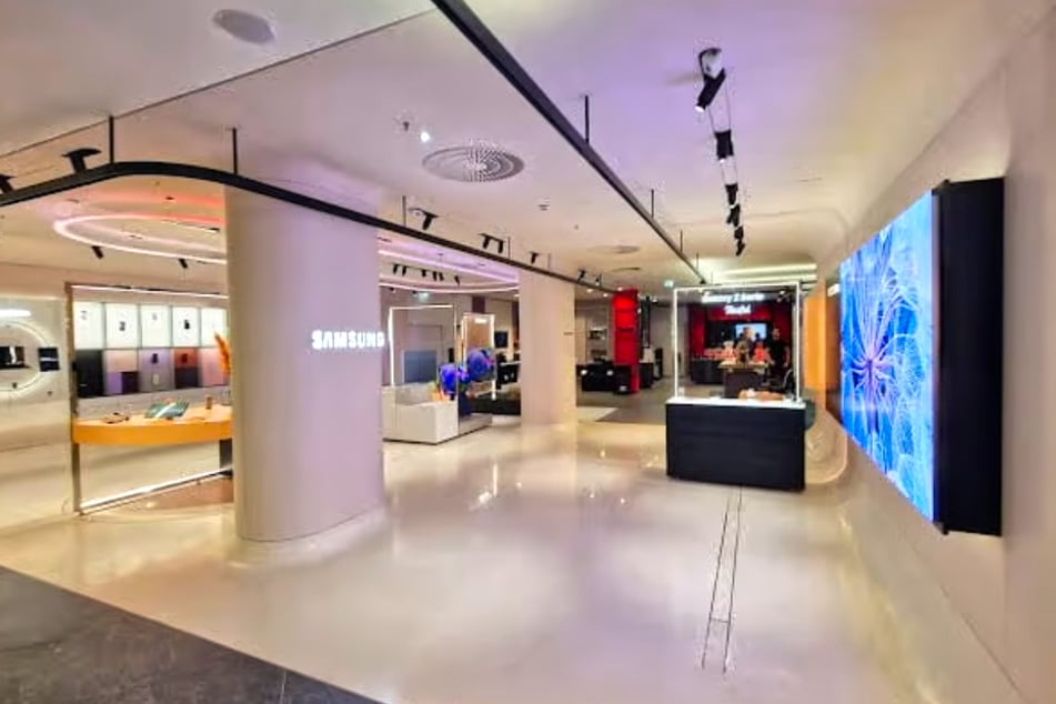 Im One Samsung Konzept Store gibt's aktuell starke Rabatte auf viele Samsung-Geräte.