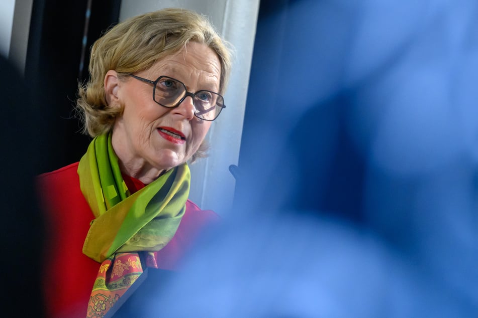 Sachsens Verkehrsministerin Regina Kraushaar (CDU, 61) verteidigte die Pläne zur baugleichen Wiedererrichtung der Agra-Brücke im Süden Leipzigs gegen Kritik. (Archivfoto)