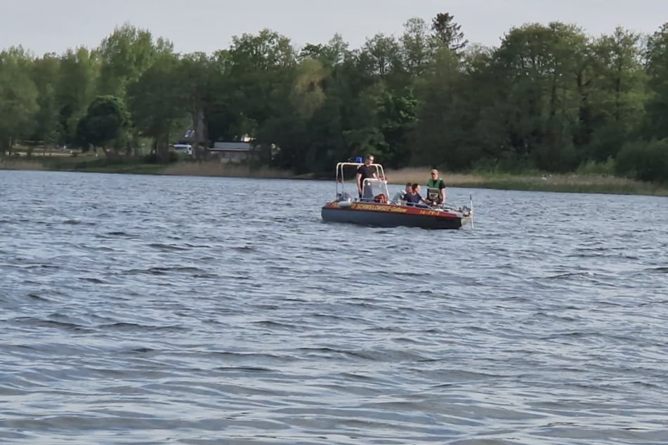 Die Rettungskräfte suchten stundenlang nach dem untergegangenen Schwimmer.