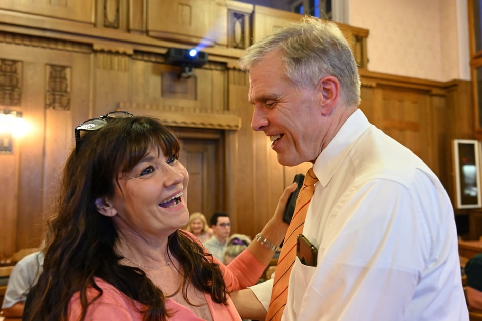 Ines Saborowski (57, CDU) und Peter Patt (61, CDU) feierten am Sonntag die Wahlergebnisse im Rathaus.