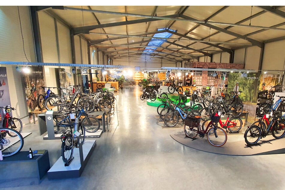 Jetzt bei e-motion das perfekte E-Bike finden und mit bis zu 50 Prozent Rabatt durchstarten.