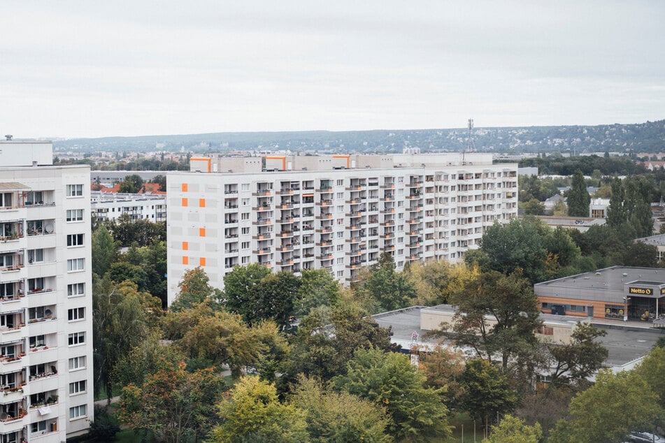 Rund 17.000 Menschen leben in Prohlis. Einst ein Prestigeprojekt der DDR, hat sich Prohlis zum sozial schwachen Viertel entwickelt.