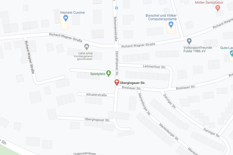 Der Vorfall ereignete sich auf einem Spielplatz in der Fuldaer Oberglogauer Straße.