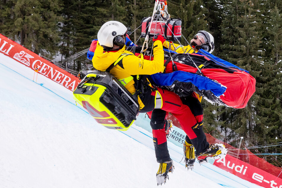 Einem Fahrer riss es sogar den Helm vom Kopf: Verletzungs-Festival im Ski Alpin geht weiter