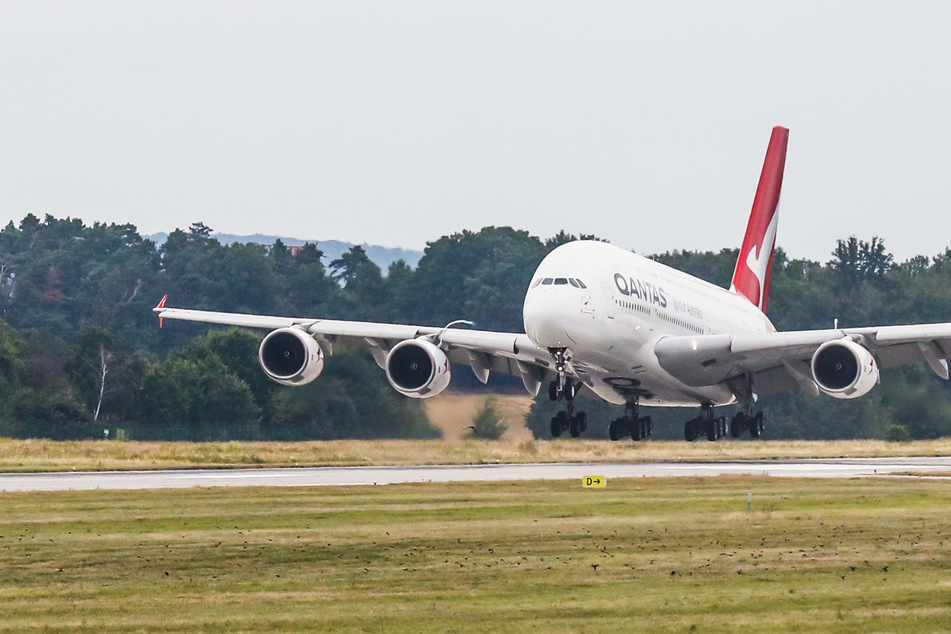 Dresden: Airbus A380: Jumbojet aus Los Angeles ist in Dresden gelandet
