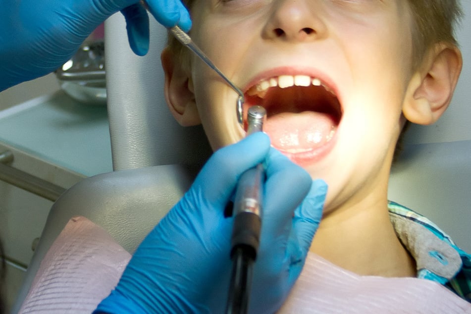 Fünf Jahre Zahnschmerzen: Unglaublich, was Ärzte bei einem Teenager finden