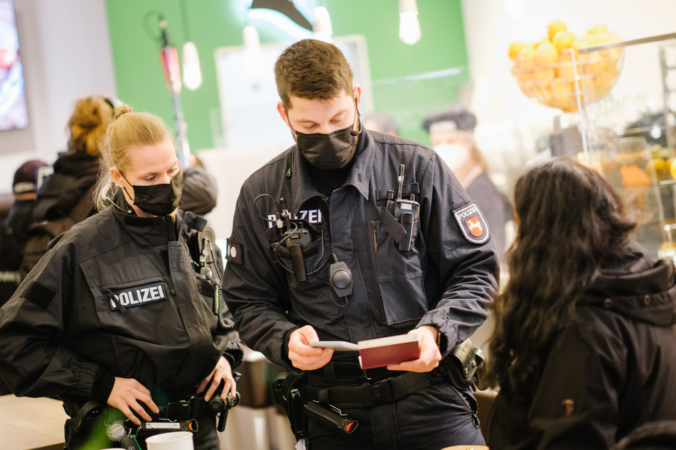 Die Polizei soll die Corona-Regeln mitkontrollieren.