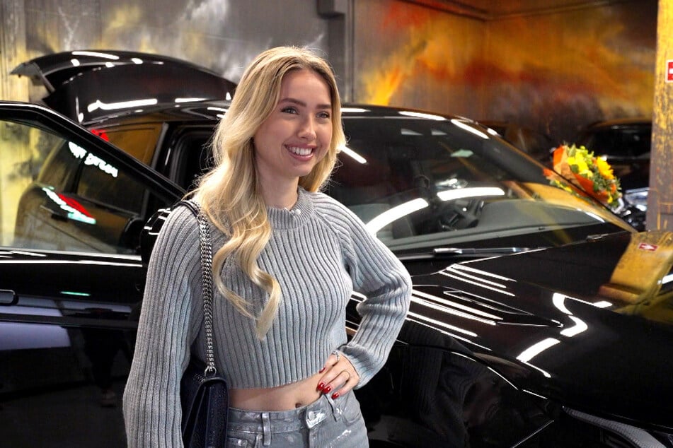 Shania Geiss (19) hat sich mit dem Geld ihrer Eltern ihr erstes eigenes Auto gekauft: einen Range Rover.