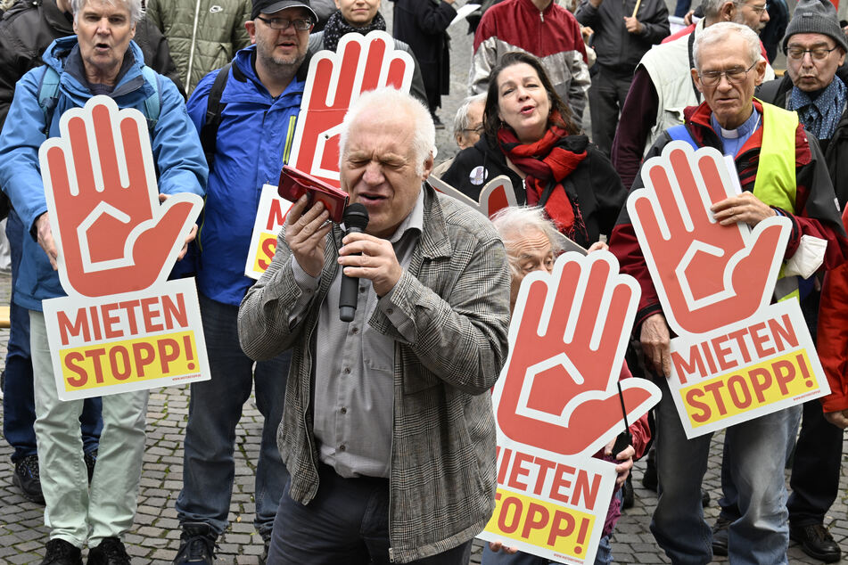 Hunderte gehen für bezahlbaren Wohnraum in NRW auf die Straße: "Mieten Stopp!"