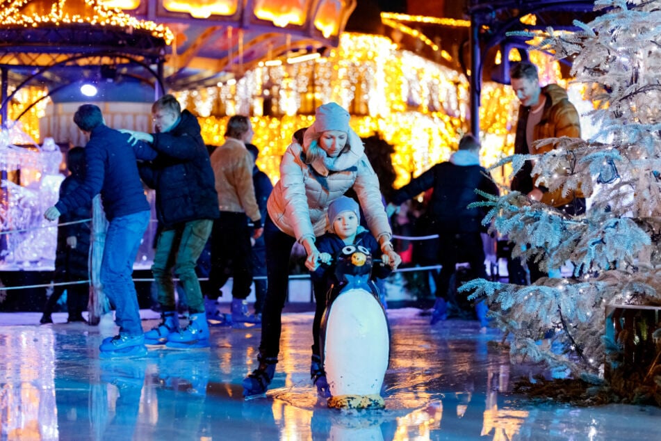 Beim Wintertraum darf natürlich auch eine Eisfläche nicht fehlen. Also auf die Kufen und los!