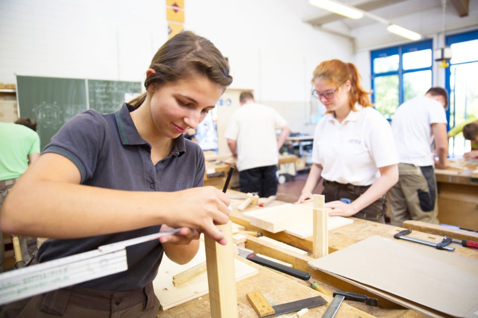 Gehalt, Berufserfahrung, gute Zukunftschancen: Eine Ausbildung im Handwerk hat viele Vorteile.