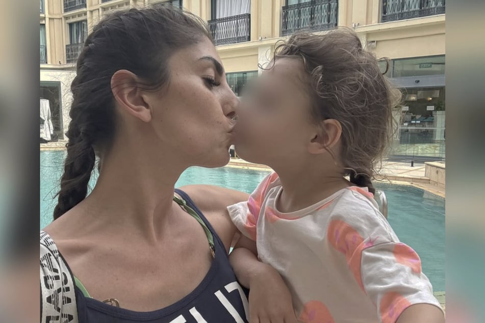 Snow wurde im Oktober 2021 geboren. Ihr Vater: Jimi Blue Ochsenknecht.