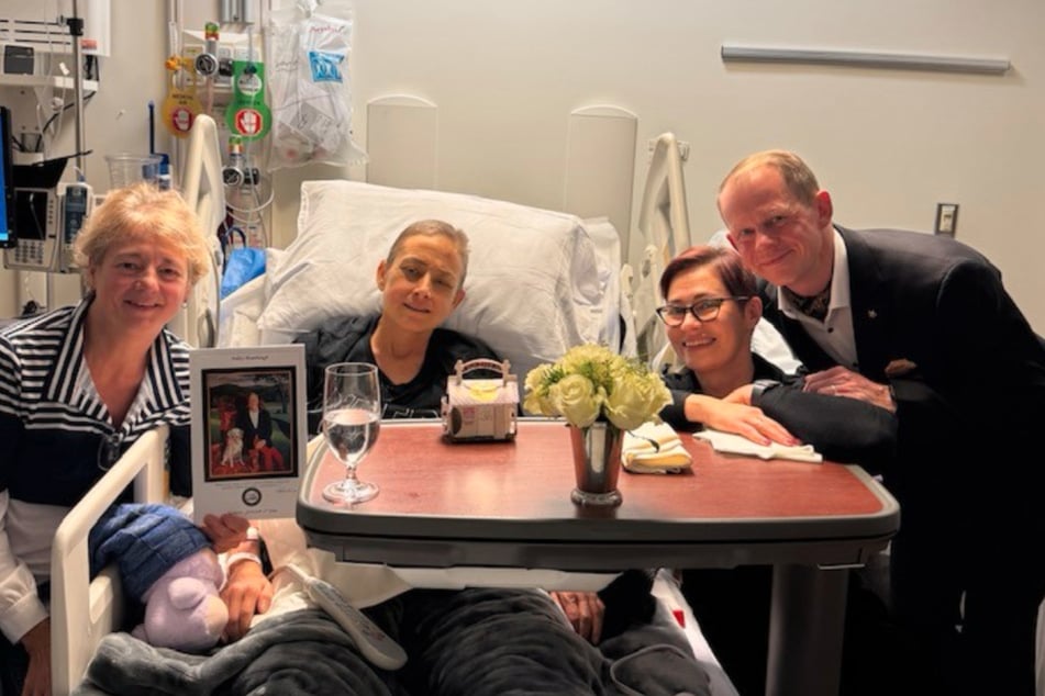 Ashley Brumbaugh (42, 2. v. l.) se těšila na své šestchodové menu.