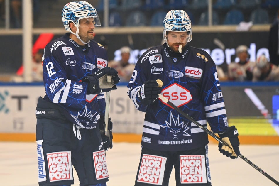 Andrew Yogan (l.) und Drew LeBlanc brachten die Eislöwen zwar in Front, aber am Ende zogen sie beim 2:6 lange Gesichter.