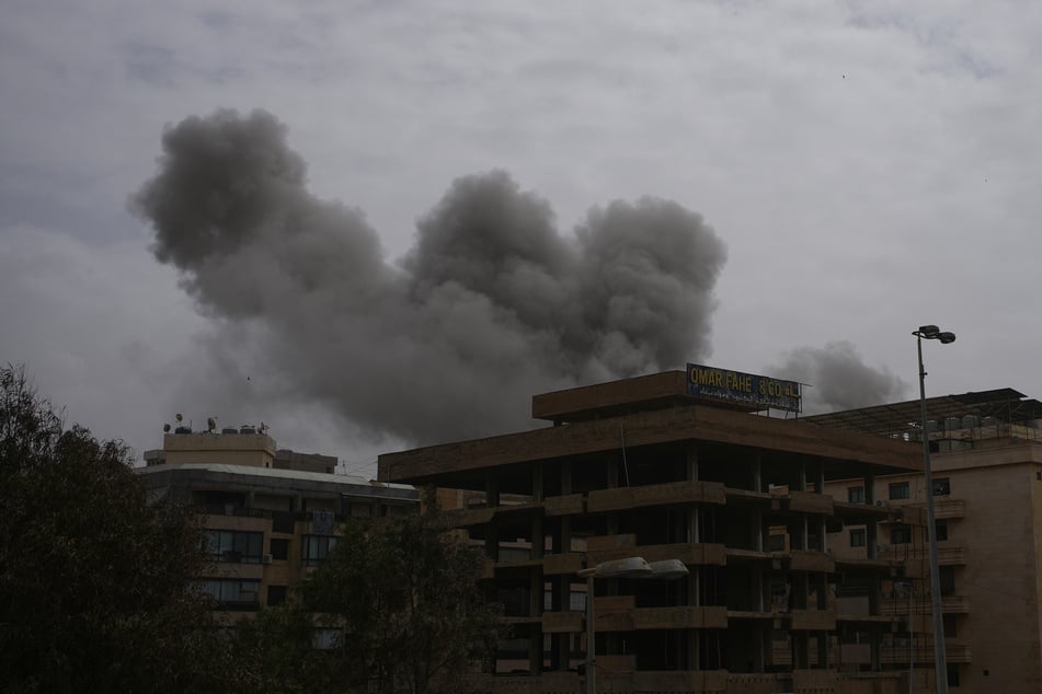 In Beiruts südlichen Vororten melden Augenzeugen schwere Bombardements.