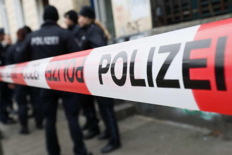 Im Hamburger Stadtteil St. Pauli ist am frühen Sonntagmorgen ein 31-jähriger Mann durch Messerstich lebensgefährlich verletzt worden. Die Polizei hofft auf Zeugenhinweise. (Symbolfoto)