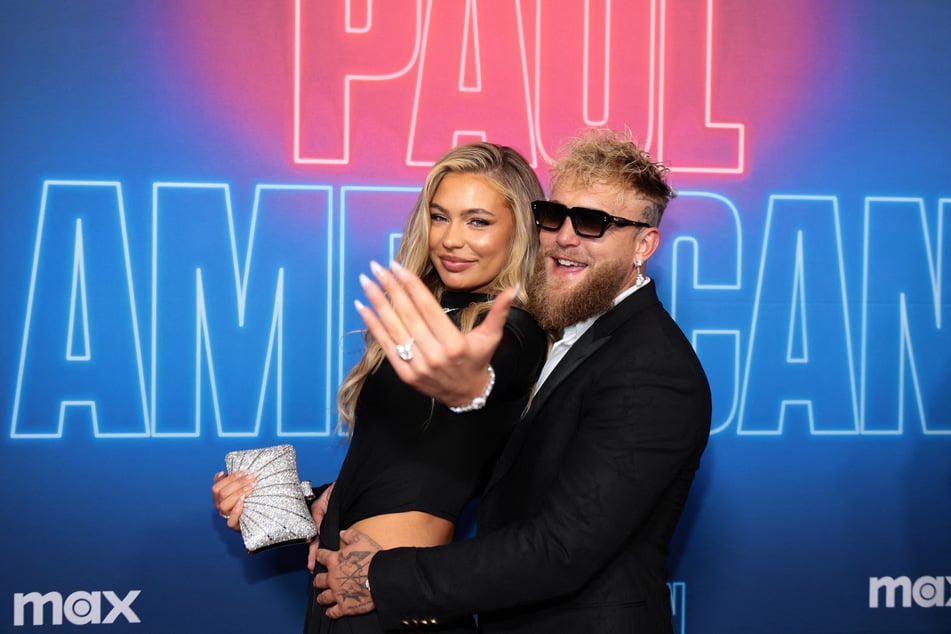 Leerdam sorgt durch ihre Beziehung zu YouTuber Jake Paul (29) für jede Menge Aufsehen. Die beiden sind verlobt.