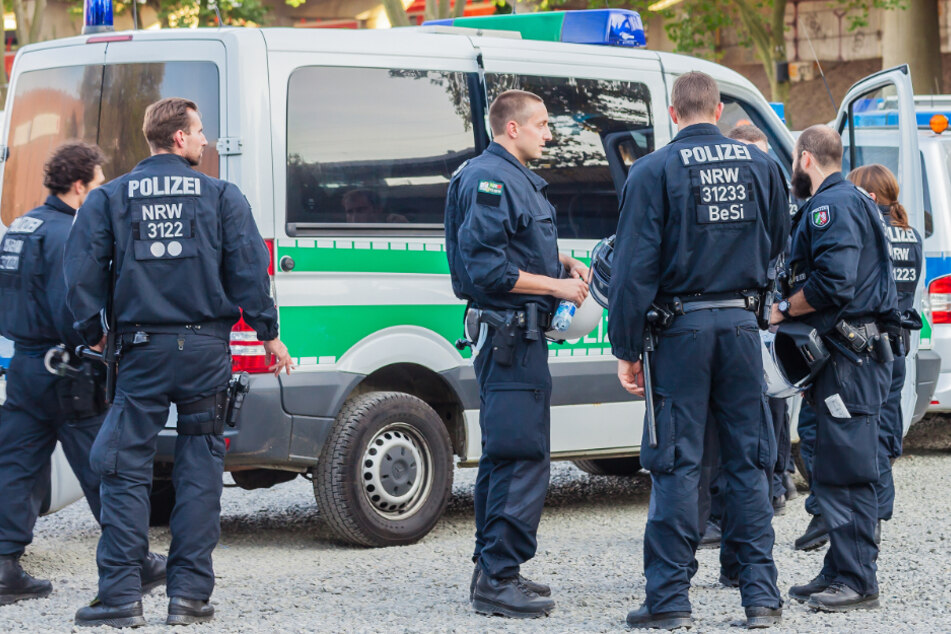 Eine zusätzliche Hundertschaft soll für mehr Ruhe an Kölner Brennpunkten sorgen.
