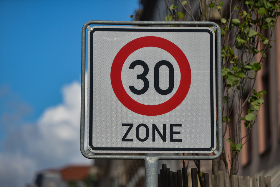 Eine sinnvolle Tempo-30-Zone vor der Kita in der Waisenstraße kommt frühestens ab 2021.